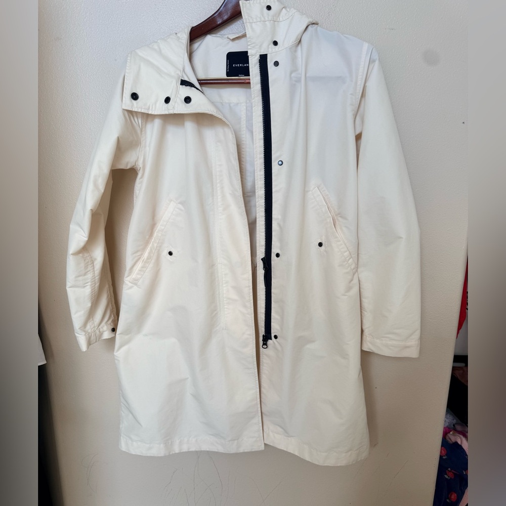 Everlane cream hooded rain jacket  xs snap buttons parka streetwear minimalist